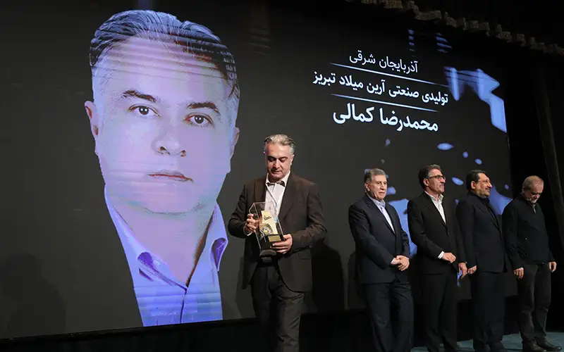 کسب عنوان واحد نمونه کشوری ۱۴۰۴ توسط آرال تک